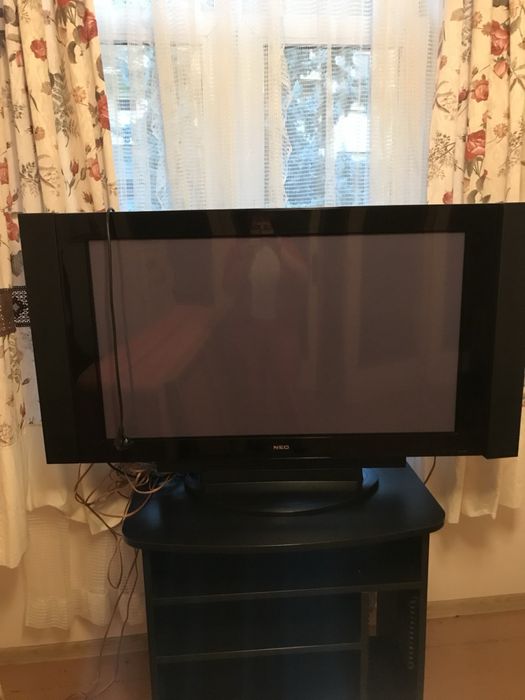 Продавам Телевизор Neo