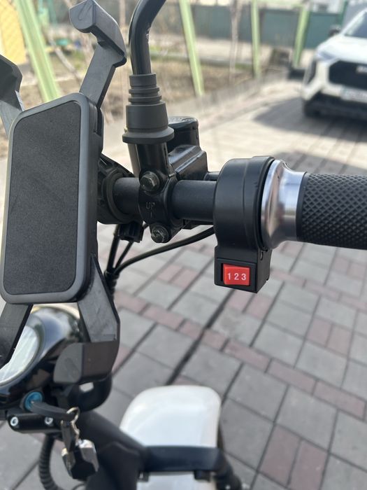 Продам электросамокат.