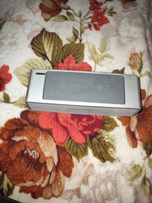 Boxa bluetooth...