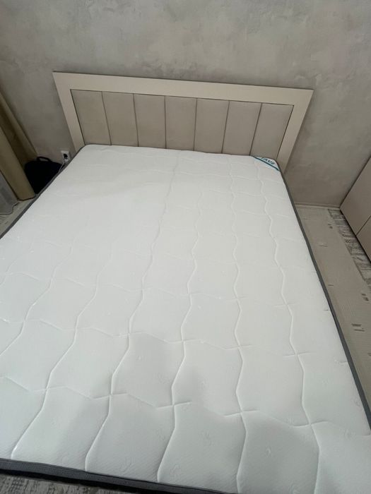 Кровать двухспальная