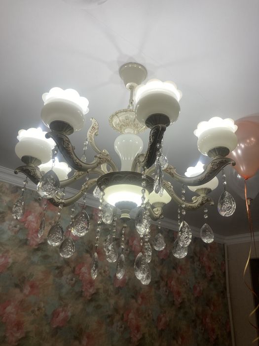 Продам люстру в отл. Сост.