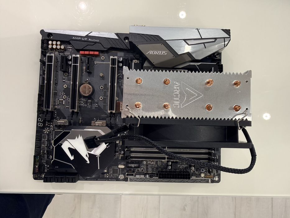 intel i5 8500+Aorus Gigabyte Z370+Arctic Cooler