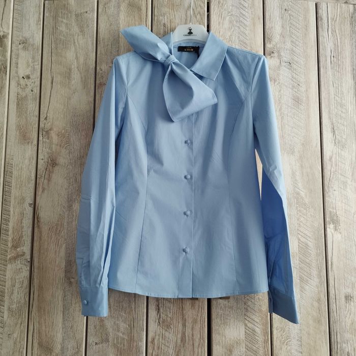 Здравейте, предлага чисто нова с етикети риза на Twinset, размер XS