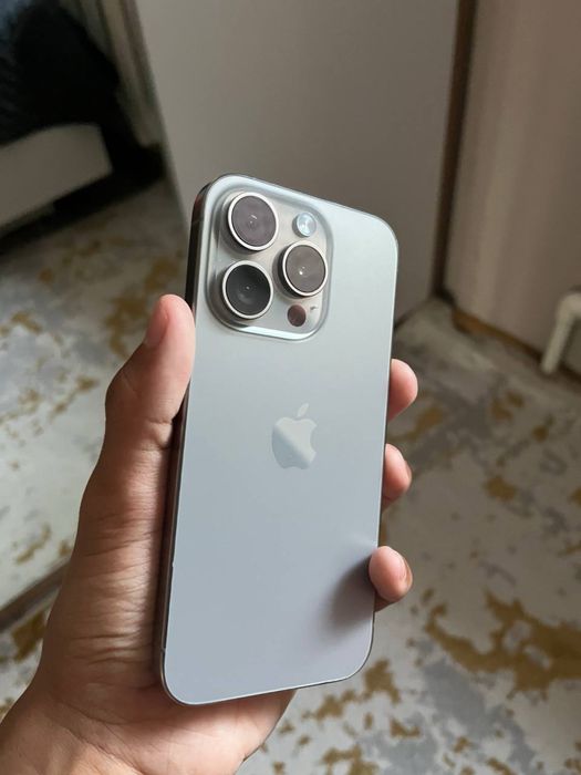 Iphone 15 pro 90%