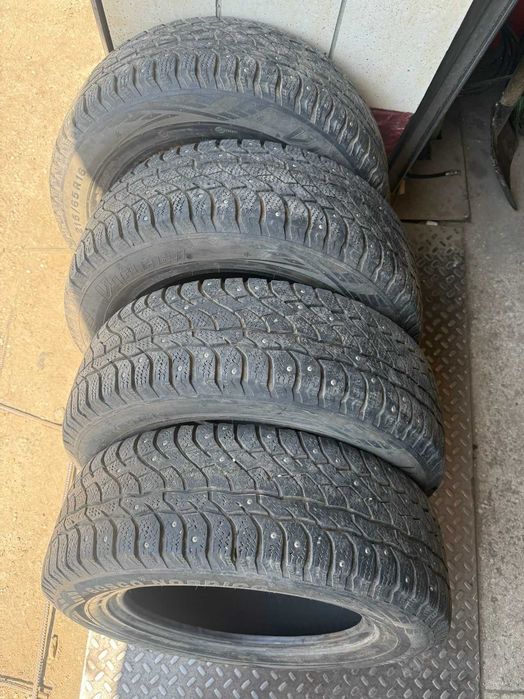 Зимние шины 215 /65 /16 Виатти