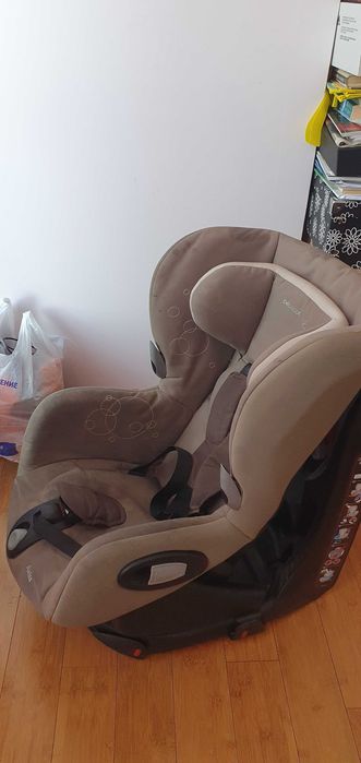 Столче за кола бебе Bebecomfort Axiss Въртящо се