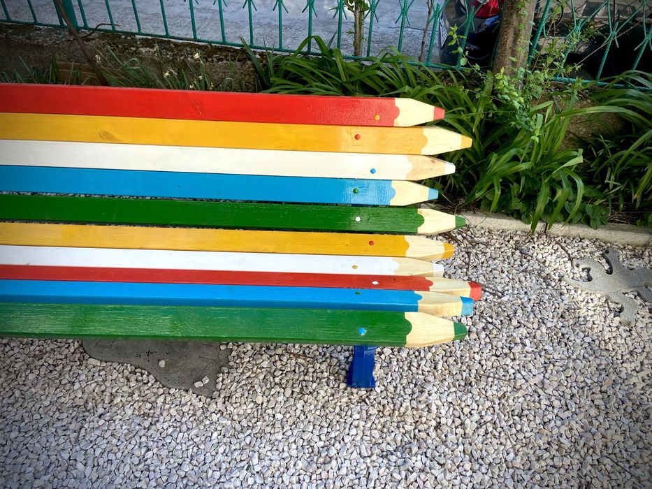 Градинска пейка тип моливи