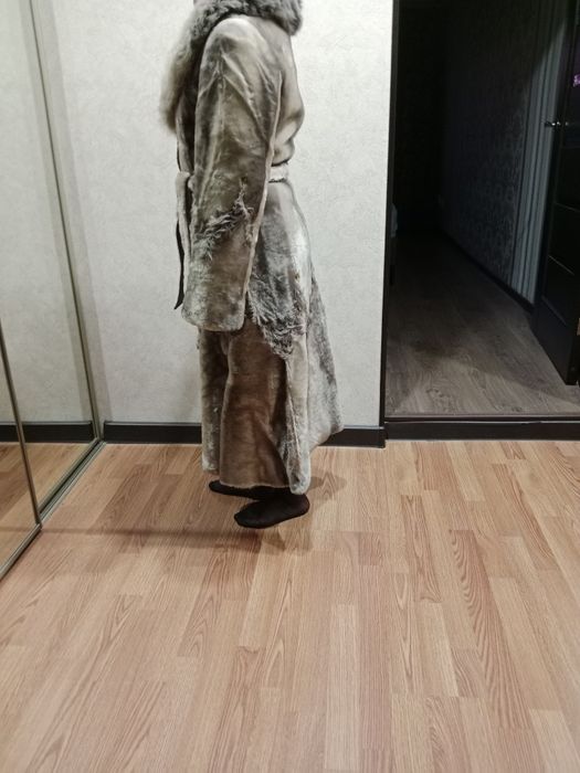 Шүба мутоновая с песцовым воротником