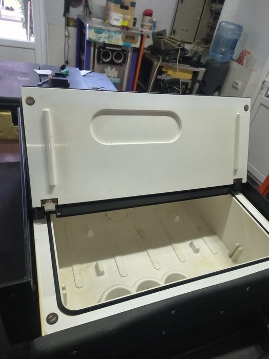 Frigider auto Renault