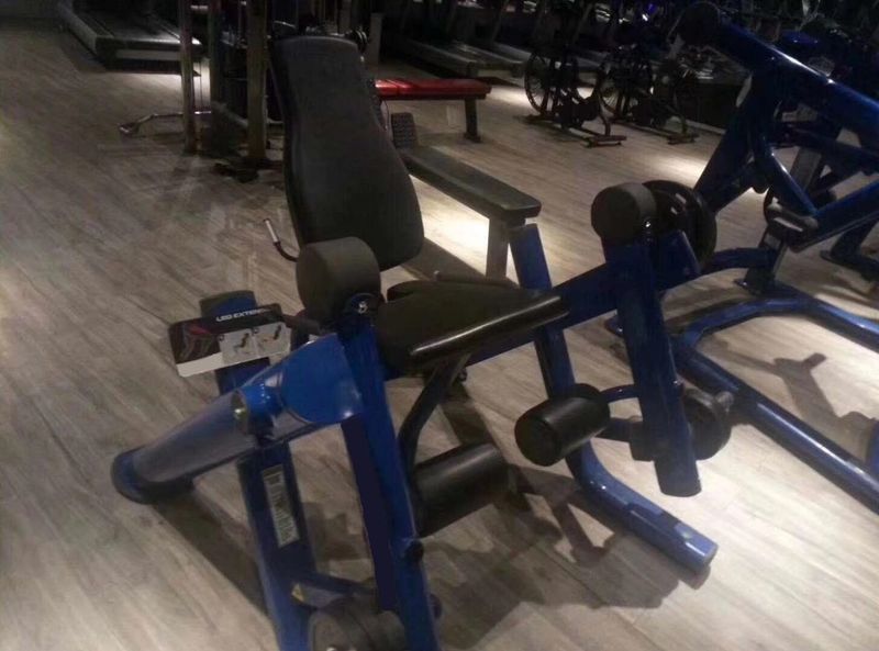 Фитнес уредTech Pro Premium Series Plate Loaded Leg Extension - НОВ