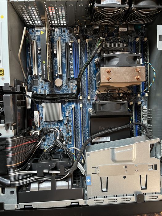 Lenovo C30 Xeon x2 CPU E5-2670 64 GB , HP Z420 Workstation E5-2680 64 GB,