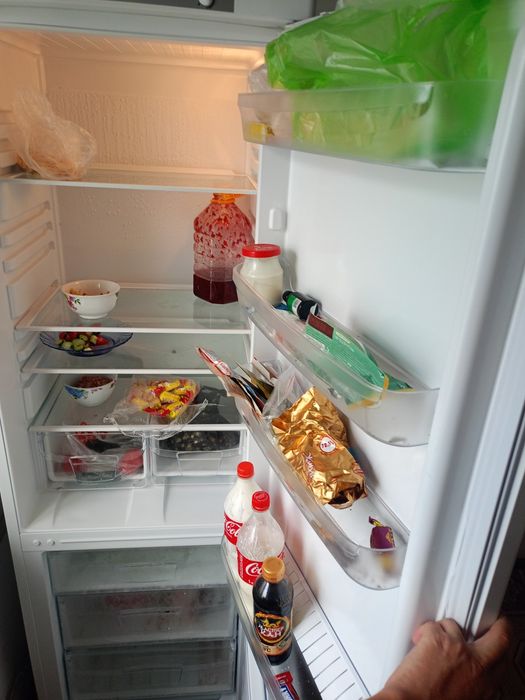 Холадильник марка Indesit