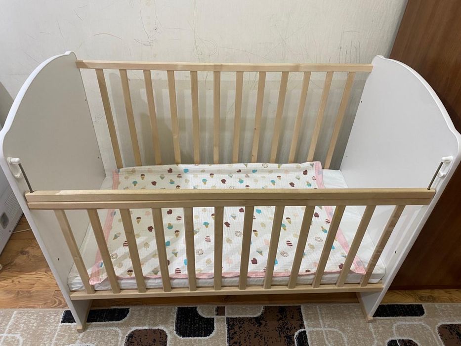 Детская кровать-манеж