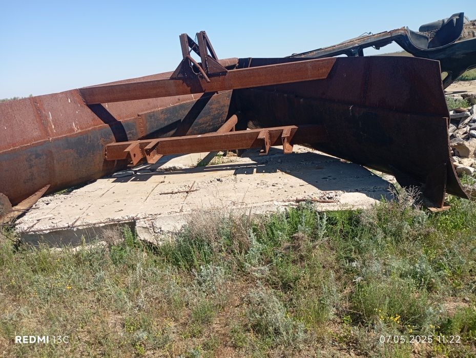 Угольгик отвал для трактора