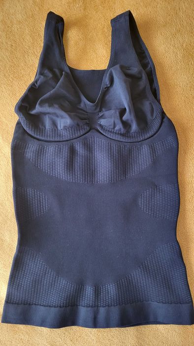 Дамски стягащ топ