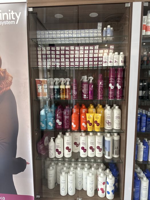 Продам шкафы-витрины! Срочно!