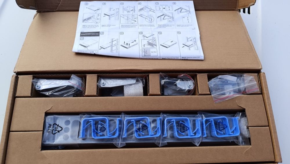 Braț extensibil de gestionare a cablurilor Supermicro 2U-4U