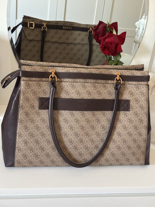 Guess travel bag logo