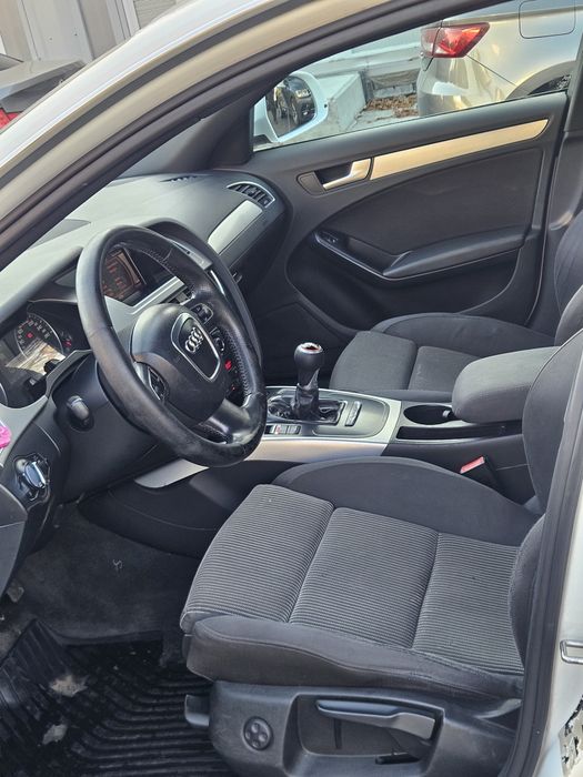 Audi a4 2.0 tdi 140 cp, an fab.  2009