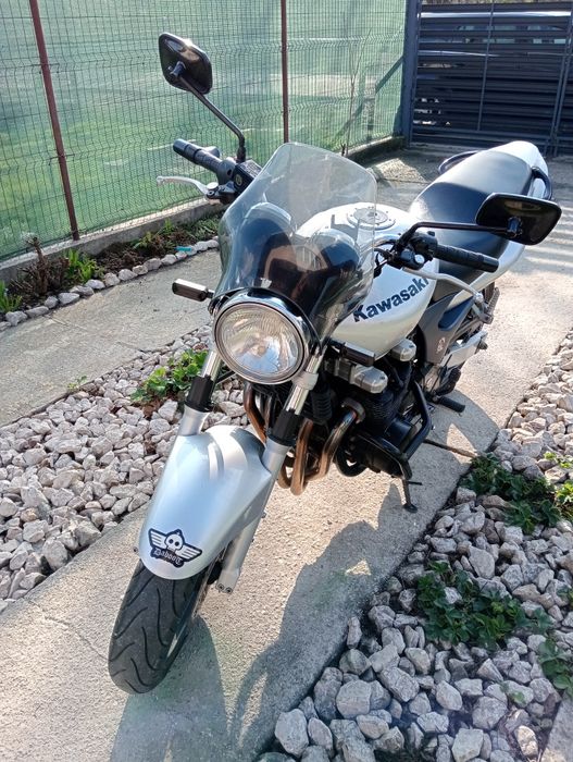 Vând Kawasaki zr7