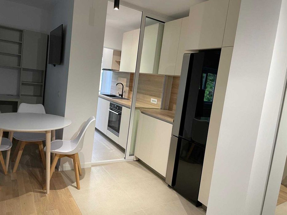 PF închiriez apartament cu o cameră, str.Muncitorilor