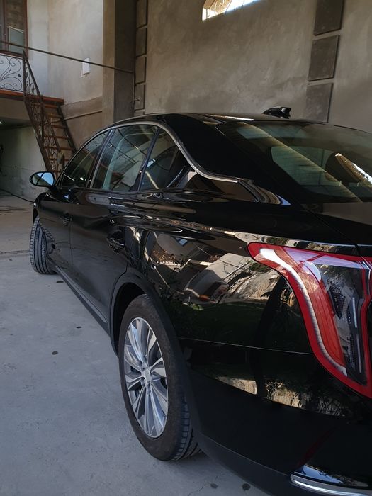 Hongqi EQM5 sotiladi