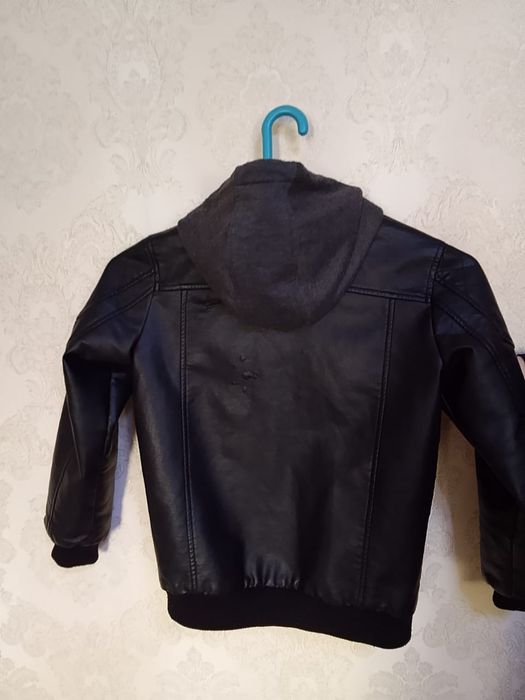 Кожаная куртка на подростка