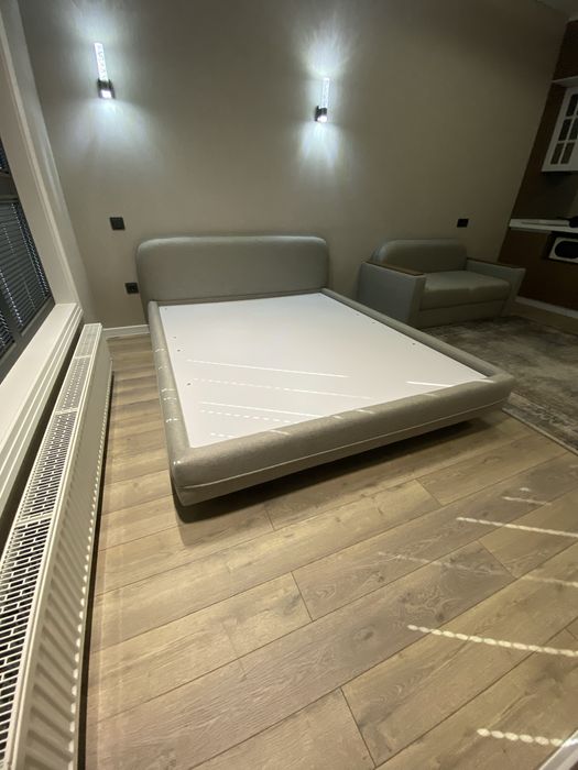 Кровать двуспальная качественная