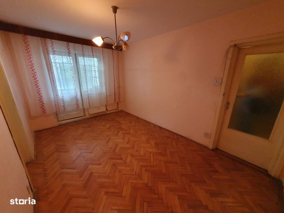 Apartament 2 camere, etaj 4, bloc izolat, acoperis - Zona Girocului