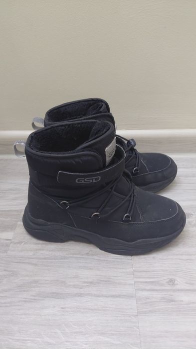 Продам зимние сапоги