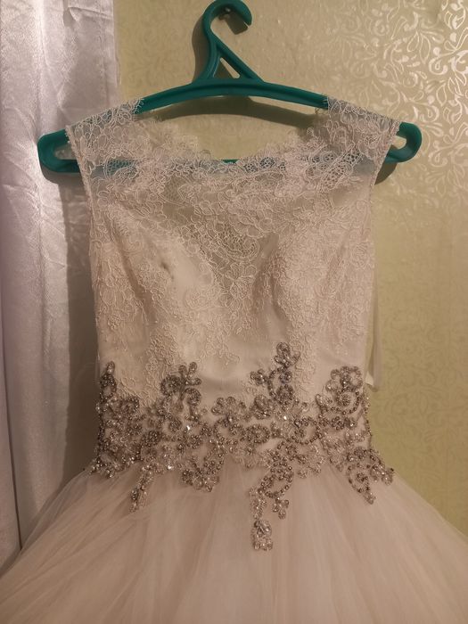 Продам  свадебное  платье.