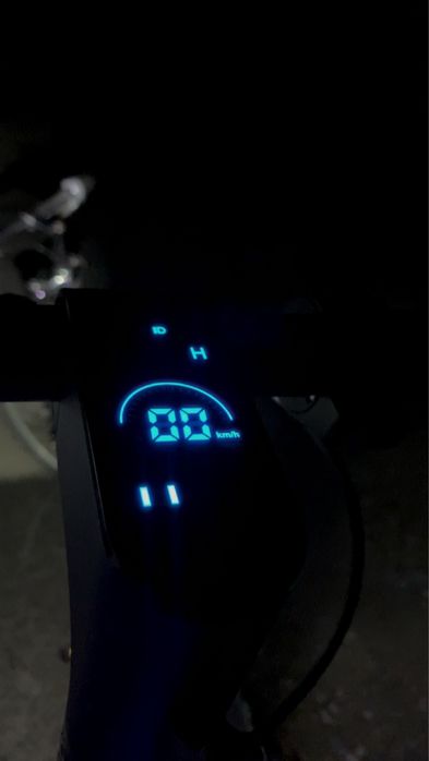 Vand trotineta electrica stare noua