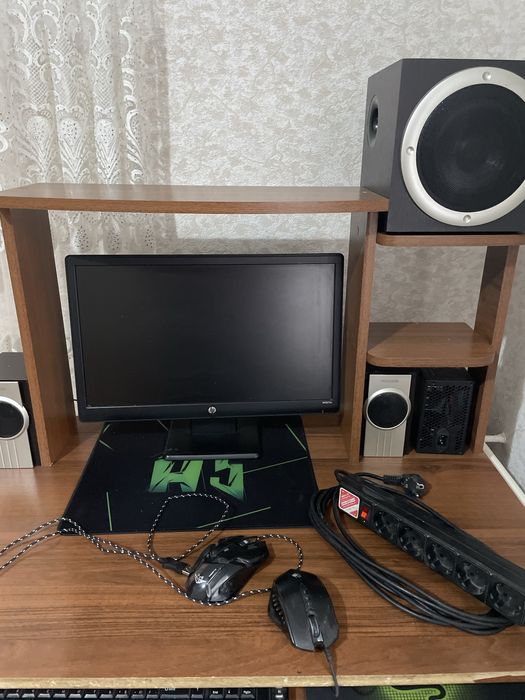 Продам компьютер в комлекте, со столом