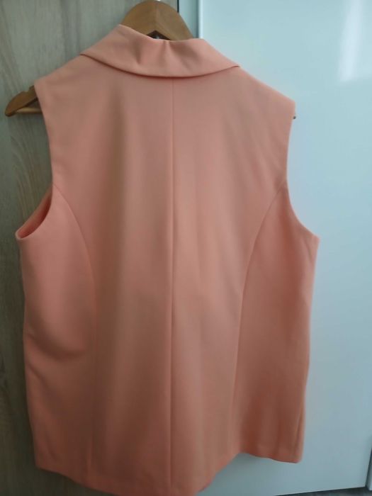 Дамски костюм ..