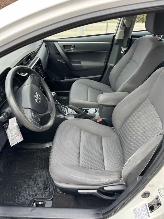 Toyota Corolla 1.6 Седан