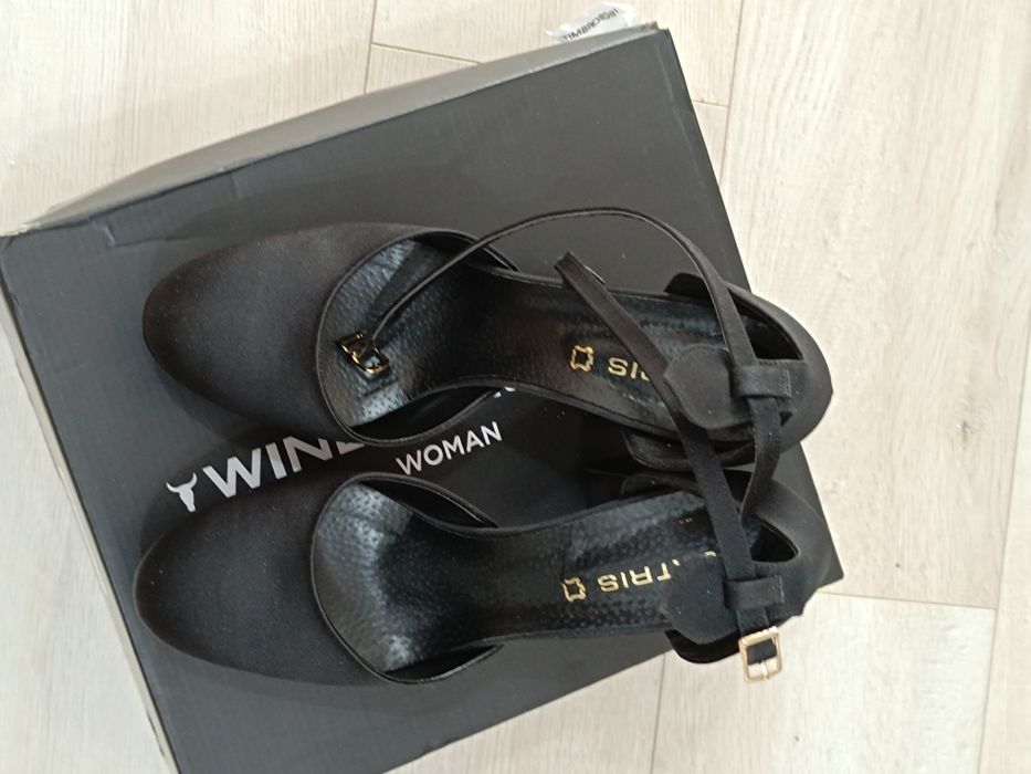 Официални обувки с висок ток и платформа