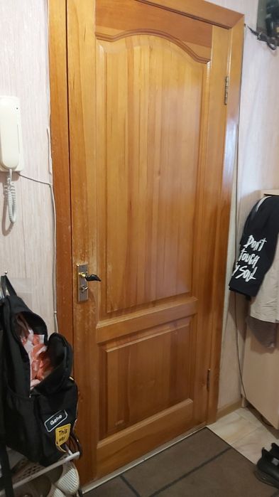 Дверь натуральное дерево