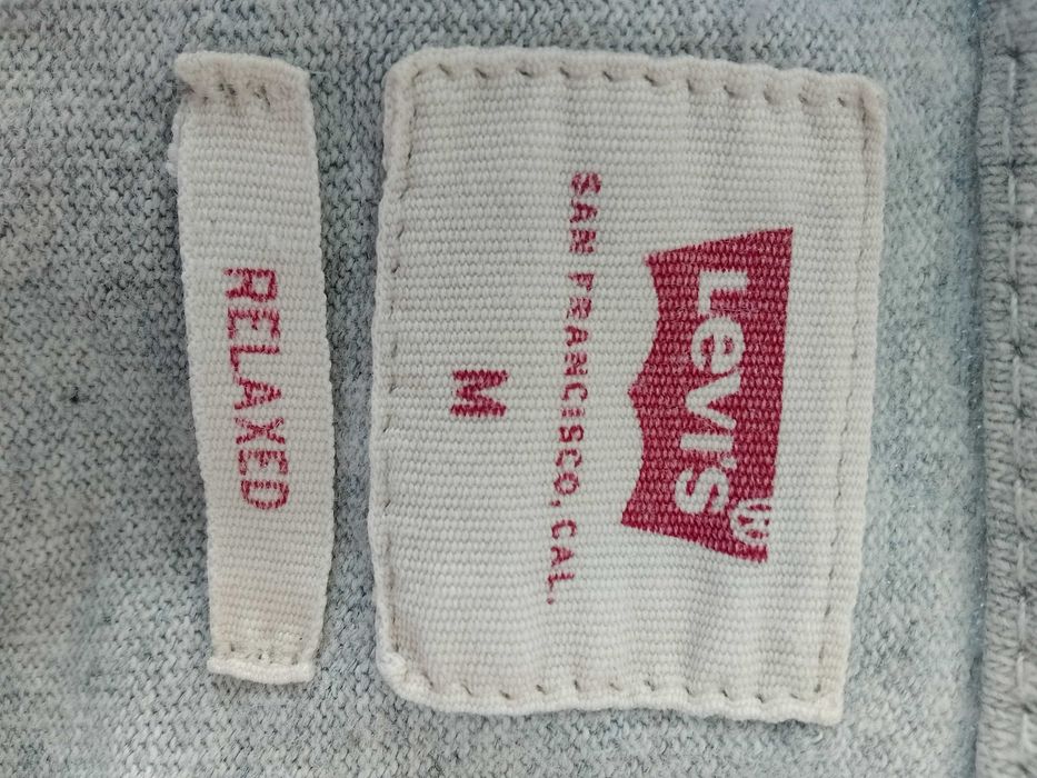 Оригинална памучна тениска Levi's като нова (M)