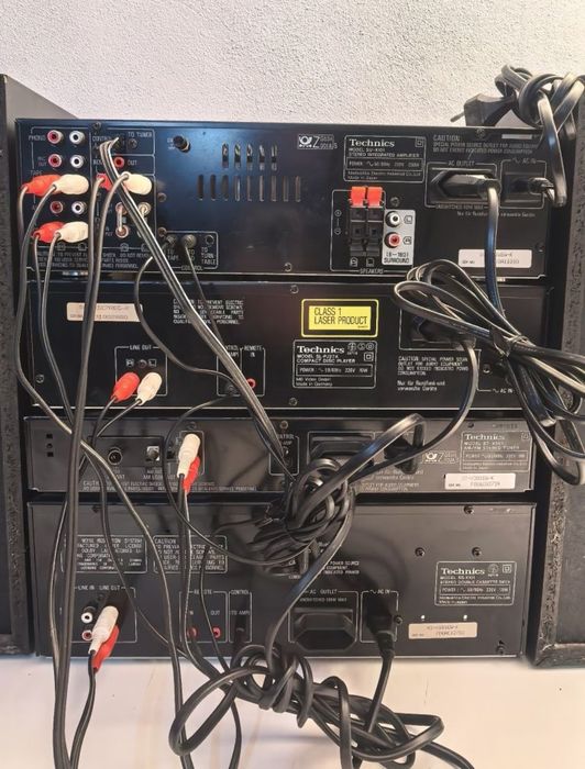 Amplificator Technics SU X101 deck RS X101 Tuner ST X301 CD player SL PJ27A Boxe SB  CH610 bass reflex telecomanda programabila