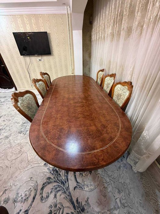 Стол и стулья  свой