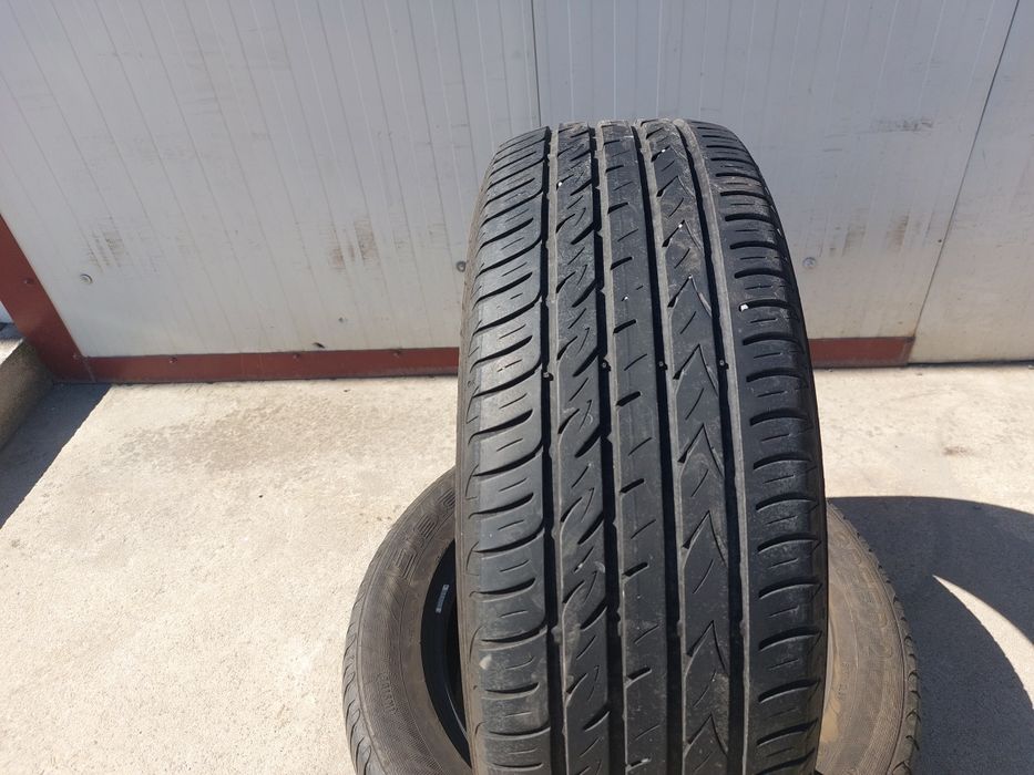 125 lei bucata! Doua anvelope de vara 205 55 r16  Lassa Driveways! 7 mm