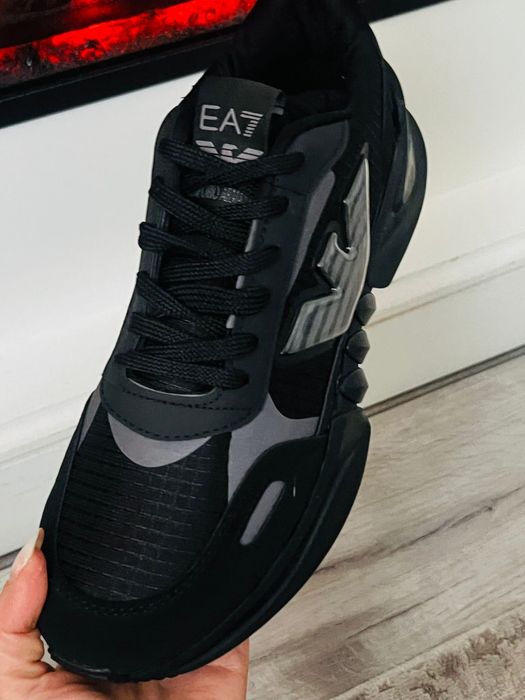 Adidasi Armani EA7