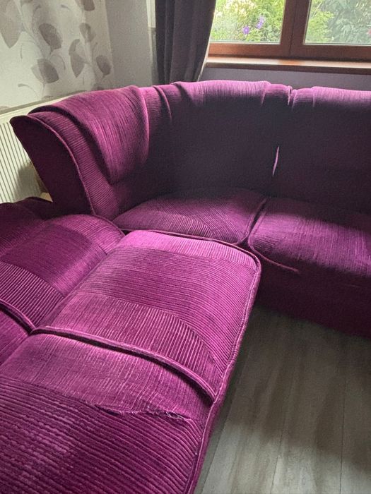 Canapea din catifea mov, necesita recondiționare  dimensiuni 225/270 cm