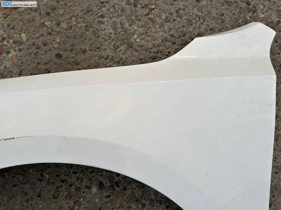Aripa Stanga Fata cu Defect Volkswagen Jetta 4 2011 - 2014 Culoare LB9A [X4080] (prezinta zgarieturi si ondulatii in partile spre bara fata si spre portiera)
