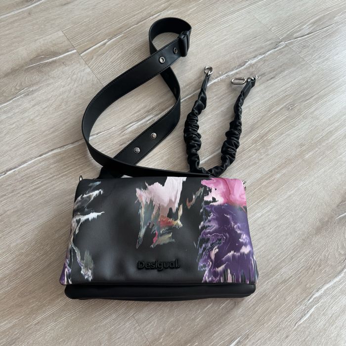 Desigual дамска чанта с две дръжки