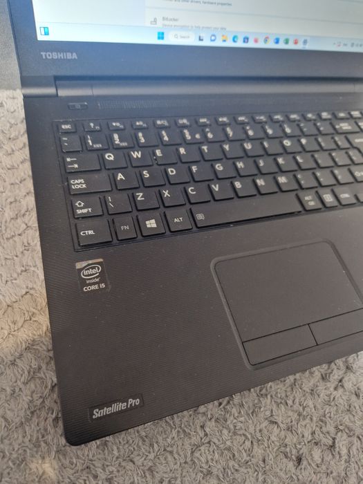 Vand laptop Toshiba