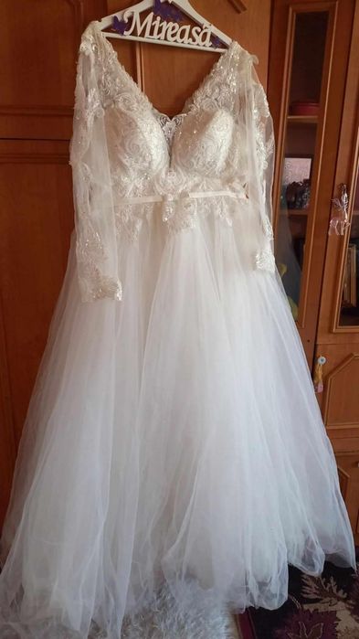 Vand rochie de mireasa