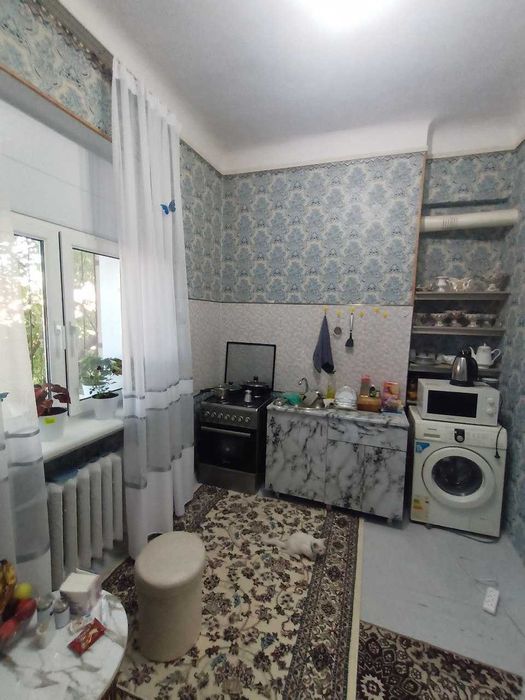 Срочно продаётся 2-х комнатная квартира в центре Чирчика