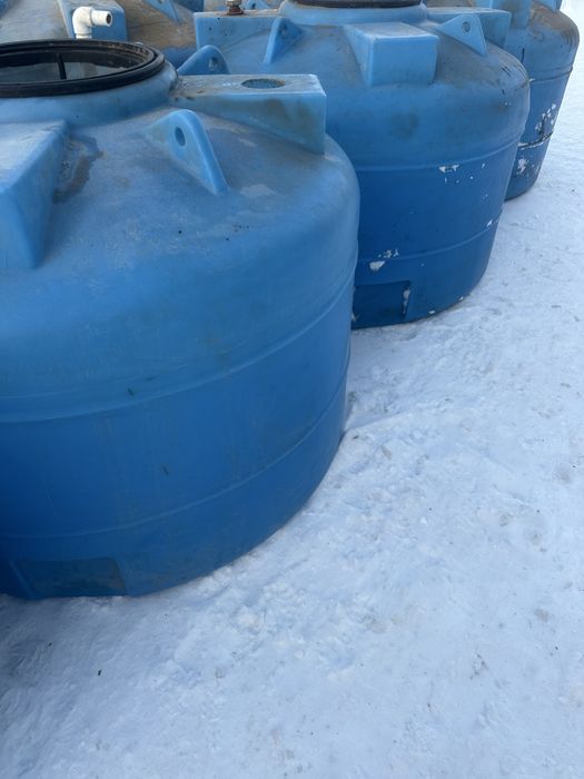 Срочно Продается емкость 1 тонник