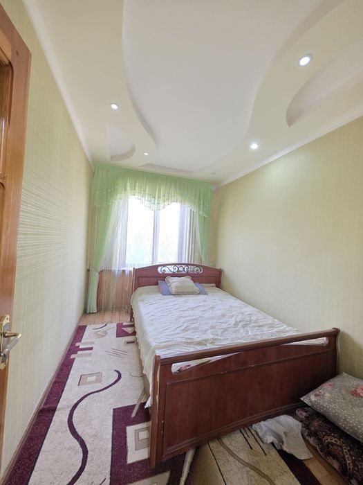 4 Maktab oldida karzinka yaqin 3 xona